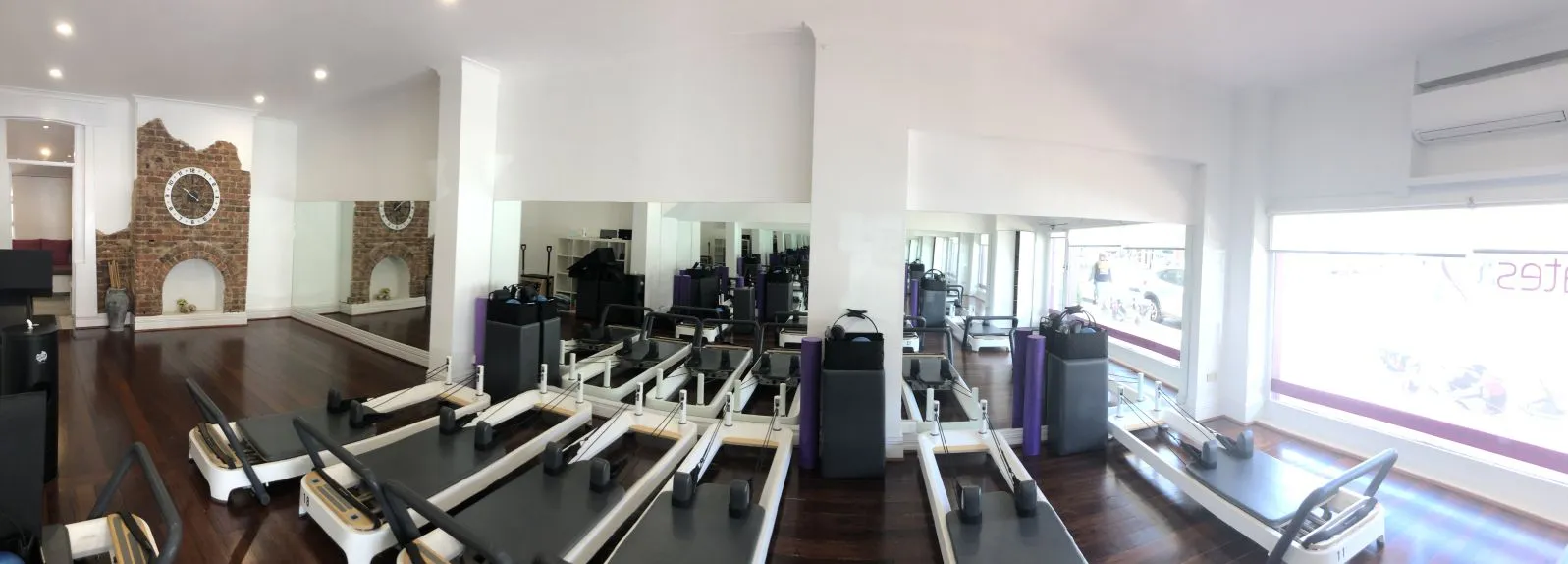 Mirror wall in a fitness studio